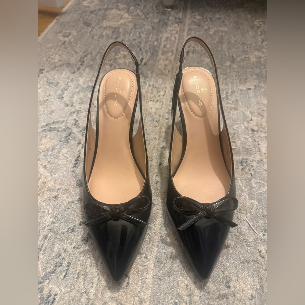 Bandolino Black Patent Pointed-Toe Slingback Flats with Bow Detail